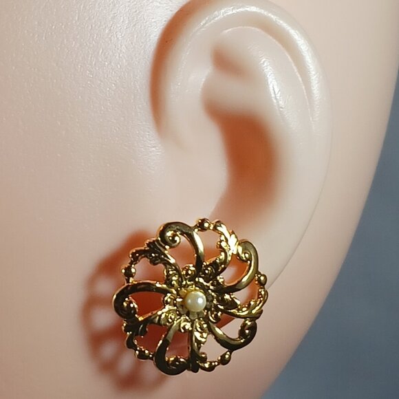 Vintage Gold Tone Flower Motif Faux Pearl Earrings - Picture 7 of 7